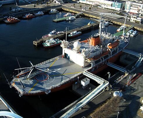 aerial_view_of_port_of_nagoya_garden_pier_over_the_top