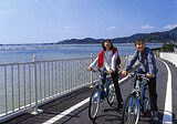 cycling_over_miyakoda_river