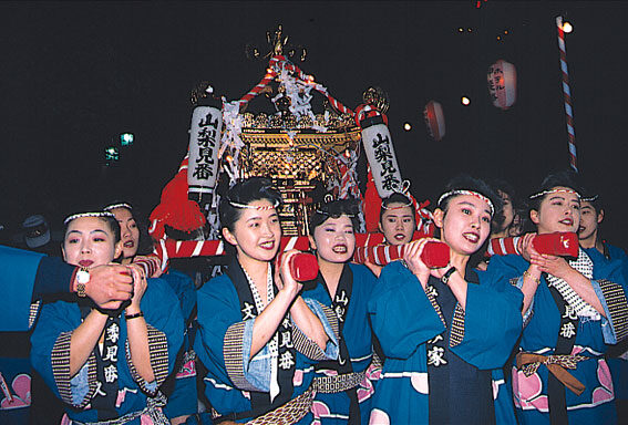 geisha_mikoshi